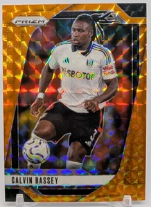Prizm Premier League 2024-25 Calvin Bassey naranja mosaico Prizm #209 - Fulham FC - Imagen 1 de 3