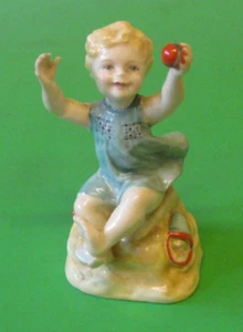 Damaged Royal Worcester Figure SUNSHINE DAYS  The Worcester Children 1982 - 4164 - Picture 1 of 6