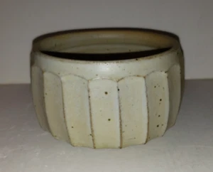 Warren Mackenzie Vintage Faceted Matte Gray/Yellow Stonware Bowl, Marked - Picture 1 of 6