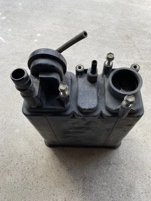 ✅ 05 06 07 08 09 10 11 12 Toyota Corolla Matrix Combustible Vapor Carbón Bote OEM Foto 1 de 2