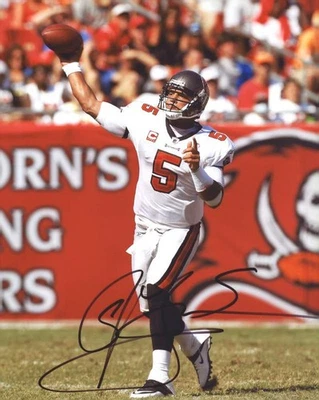 Foto firmada por Josh Freeman de fútbol americano NFL 8x10 con certificado autografiado (A0653 Foto 1 de 2