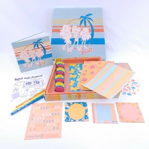 Vintage BRATZ STYLIN' SCRAPBOOK Kit Stamps, Markers, Frames, Papers, Book - Picture 1 of 11