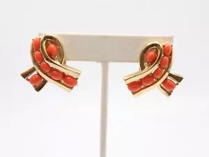 Trifari 1950’s Faux Coral Knot Gold Plated Clip-On Earrings - Picture 1 of 4