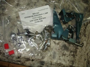 Evinrude fleetwin 7.5hp gas tank mounts 7512-14654 boat motor part bin 202 - Picture 1 of 3