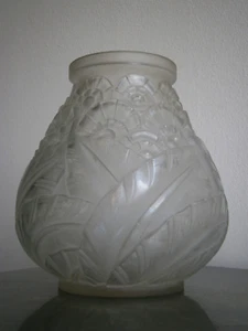 Vase Art Déco Lorrain Nancy Verre moulé 1930 Flore Géométrique Ancien - Picture 1 of 12