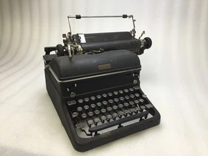Macchina da scrivere vintage Royal anni 30/40 modello sconosciuto da collezione - Foto 1 di 9