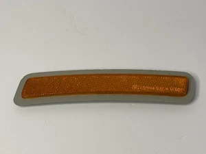Reflector de marcador lateral derecho BMW OEM 2022-2024 X3 X4 63-14-7-411-974 - Imagen 1 de 3