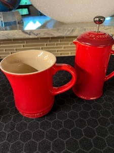 ADORABLE. Le Creuset Petite (12 oz) Ceramic French Press, Red Cherry w Cup - Picture 1 of 3