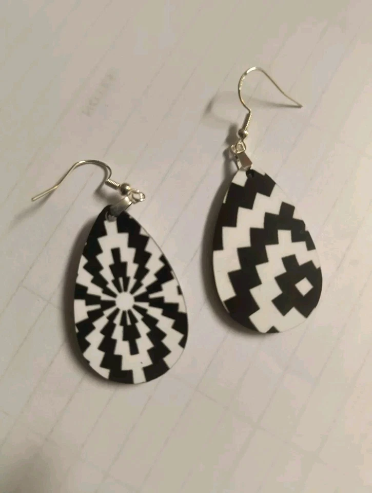 Teardrop Earrings Custom Art Unique Lightweight Black/White Optical Illusion - Image 1 of 1