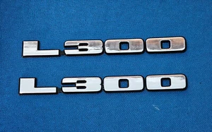MITSUBISHI L300 COLT VAN DELICA L300 EMBLEM BADGE SET - Imagen 1 de 5