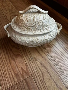 VINTAGE ITALIAN UMBIIA TUREEN IVORY WITH FLORAL PATTERN 12W X 6.5 TALL - Picture 1 of 9