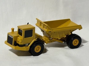 ERTL Caterpillar CAT D25D Articulated Dump Truck, 1/64 - Picture 1 of 3