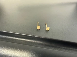 0,25 g Vintage Sterling Silber 925 goldfarben Opal CZ Solitär Ohrstecker rund - Bild 1 von 5