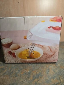 Egg Beater Mini Electric Wisk/ Mixer - Picture 1 of 4