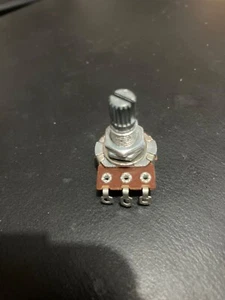 500KOHM B LINEAR GUITAR VOLUME or TONE POTENTIOMETER - Picture 1 of 4