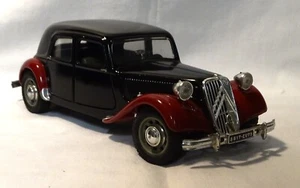 BURAGO AZUR MODELS RARO MODELLO E COLORE - CITROEN T.A. 15 CV SCALA 1:24  --317- - Foto 1 di 12