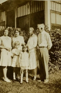 Man Standing With Three Women & Two Children By House B&W Photograph 2 x 3 - Picture 1 of 3