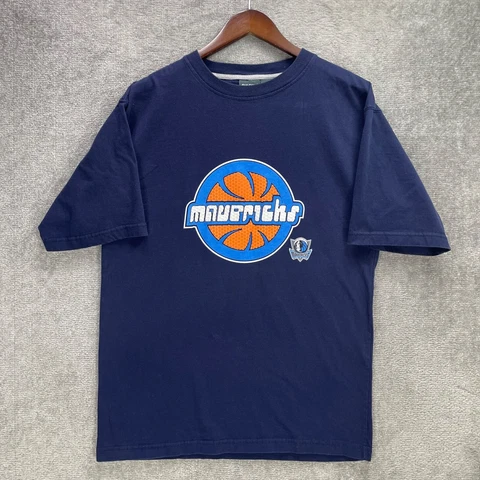 NBA Dallas Mavericks T-shirt Men's Size Medium Puff Print Basketball Vintage Cover