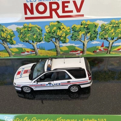Renault Laguna Breack Nevada Rxe Police . Universal Hoobies . 1/43 . État Neuf  - Photo 1/4