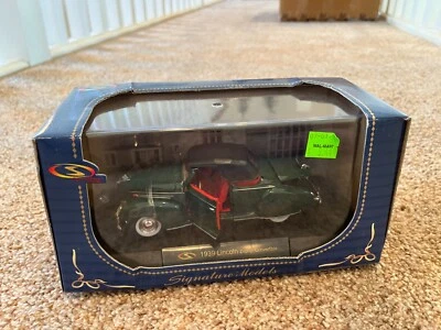Signature Models 1939 LINCOLN ZEPHYR CONVERTIBLE in BOX Green - Image 1 of 4
