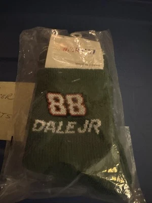 Meias verdes Dale Earnhardt Jr #88 médias novas embalagem original NASCAR - Imagem 1 de 4