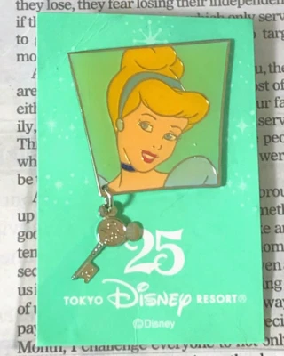 东京迪士尼度假区灰姑娘 25 周年徽章不出售迪士尼乐园 JP — 第 1/3 张图片