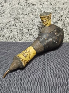 Vintage afrikanische Zulu geschnitzte Kürbispfeife mit Intarsien Akzenten - Bild 1 von 7