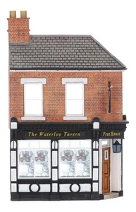 44-267 Bachmann Scenecraft OO Gauge Low Relief Corner Pub (Pre-Owned) - Picture 1 of 1