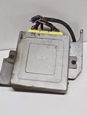 Suzuki Sidekick Geo Tracker 1996 1,6 L motor M/T módulo de ECU 33920-71E11 Foto 1 de 4