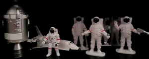 VTG Space Shuttle Diecast Ship with Rover & 6 mini Astronauts toys Cake Toppers - Picture 1 of 12