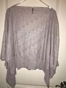 NWOT Fabletics Grey Baggy Oversize Top OSFA Shawl Cover Up Convertible Scarf - Bild 1 von 3
