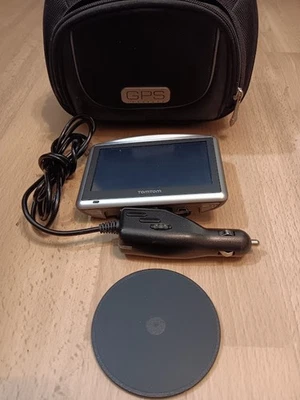 TOMTOM XXL GPS Touch Screen Bundle w/ Car Charger & GPS Case Black Tested Works - Image 1 of 4