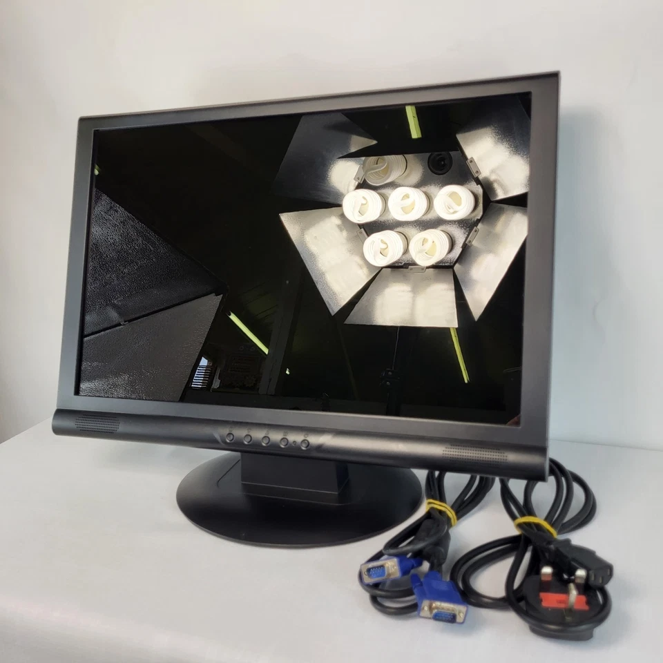 AOC 20" LCD Monitor N20WB Wide With Stand Tilting Desktop Monitor Free Postage - Image 1 of 4