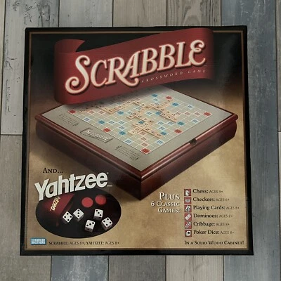 Juego de cartas de ajedrez de lujo Scrabble Luxary 2005 Yahtzee dominó nuevo Hasbro Foto 1 de 2