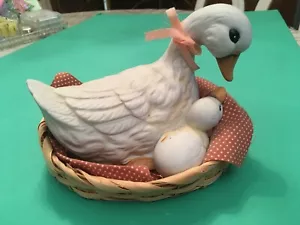 Mother Duck with baby Duckling in a Wicker Basket - Picture 1 of 6