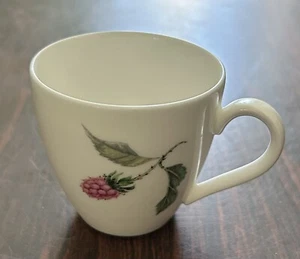 Villeroy & Boch Wildberries Pattern Espresso Cup Pink Berries And Bee Y4 - Picture 1 of 6