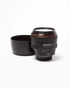Canon EF 50mm f1.0 lens - SUPERB CONDITION - Picture 1 of 6