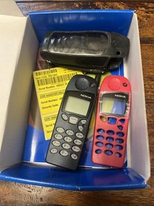 Nokia Black 5110 Mobile Phone UNTESTED, spare red cover new - Picture 1 of 5