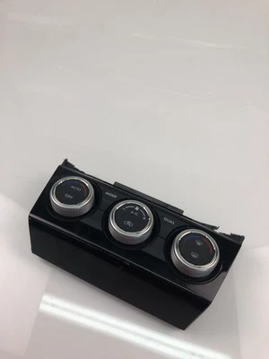 UK1229 SUBARU Climate Control Unit 72311VA160 - Image 1 of 4