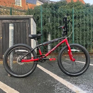Bicicleta con ruedas GT Pro Series Heritage 24 pulgadas Bikelife Red Mafia Collective SE - Imagen 1 de 2