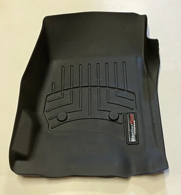 Alfombrilla WeatherTech FloorLiner 01142 delantera derecha para camionetas Chevy, GMC '14-'18 Foto 1 de 4