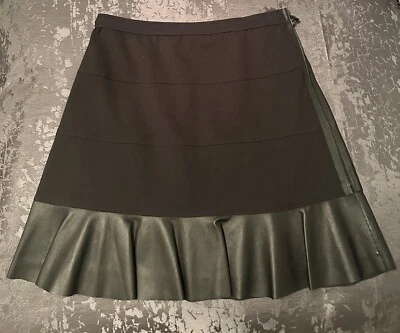 Falda Elie Tahari Forrada de Cuero Negro y Rayón con Cremallera, Talla 8 Foto 1 de 4