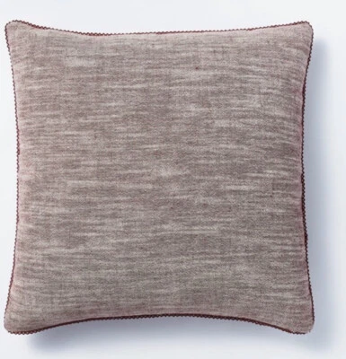 Almohada de gran tamaño Threshold Studio McGee algodón terciopelo encaje borgoña Foto 1 de 4