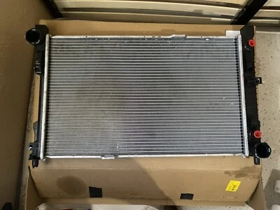 Radiador de aluminio para Mercedes Benz C230 2003-2007 01-05 C240 01-05 C320 1 fila Foto 1 de 2