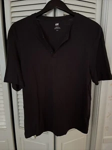H&M men's shirt size medium Burgundy/Wine henley short sleeve Regular fit - Picture 1 of 3