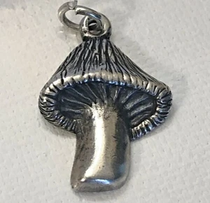 Beautiful retired James Avery Mushroom Toadstool sterling silver Charm /pendant  - Picture 1 of 3
