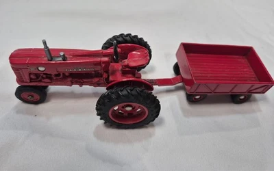 Vintage 1986 International Harvester 300 #F-4 by ERTL #0946G - Image 1 of 4
