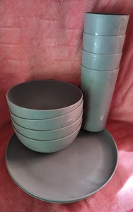 12 Stück Mainstays Becher 26oz Schale 38oz & Teller geätzt Halloween Geist grau - Bild 1 von 24