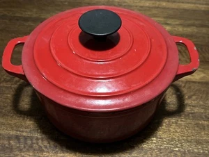 Red Enamel Cast Iron 3 Quart Dutch Oven / Pot With Lid - Picture 1 of 5