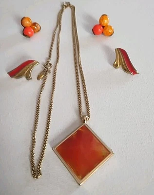 Collar Ann Taylor en cadena de 30" y dos pares de pendientes sin marca Foto 1 de 4